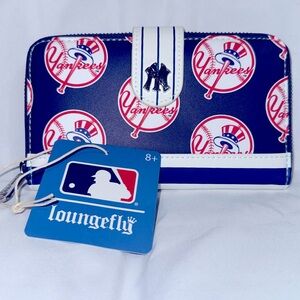 Loungefly MLB New York Yankees Wallet